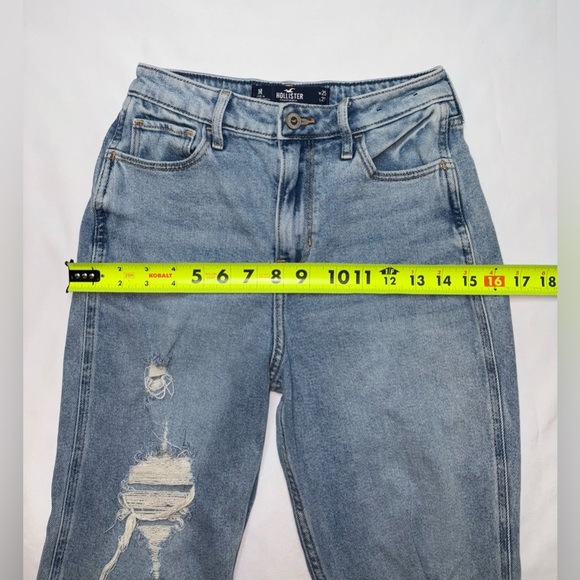 Hollister Size 1/25 Light Wash Distressed Ultra Hi Rise Straight Leg Mom Jeans - Picture 3 of 10